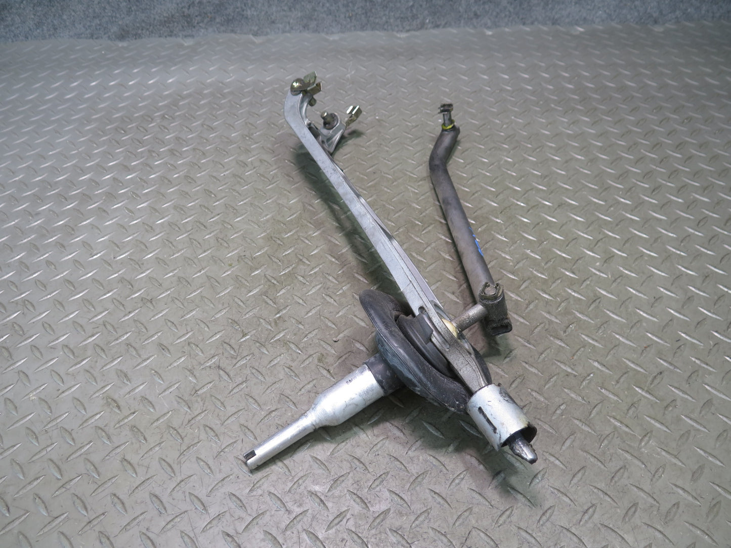 03-08 BMW E85 E86 Z4 3.0L M/T Manual Transmission Gear Shifter Arm Linkage OEM