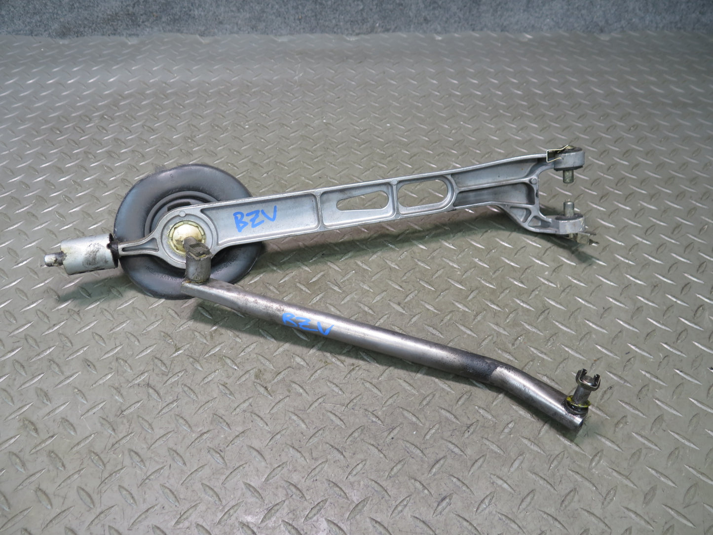 03-08 BMW E85 E86 Z4 3.0L M/T Manual Transmission Gear Shifter Arm Linkage OEM