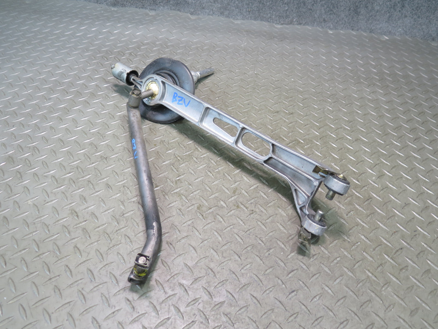 03-08 BMW E85 E86 Z4 3.0L M/T Manual Transmission Gear Shifter Arm Linkage OEM