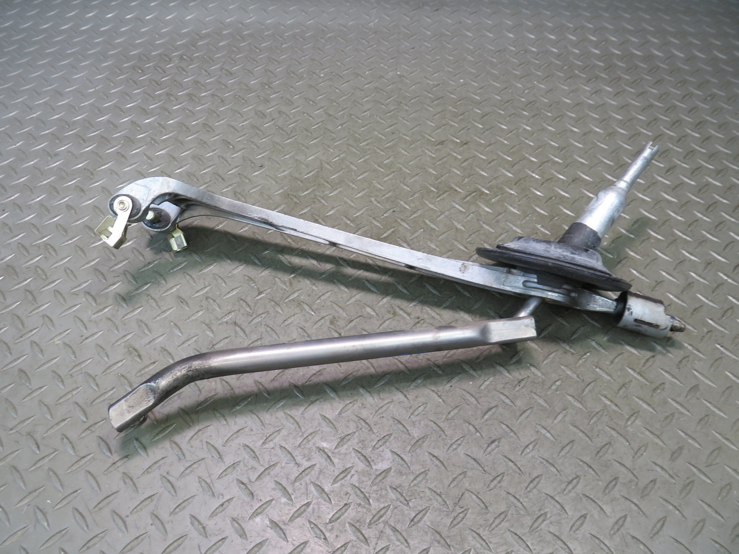 03-08 BMW E85 E86 Z4 3.0L M/T Manual Transmission Gear Shifter Arm Linkage OEM