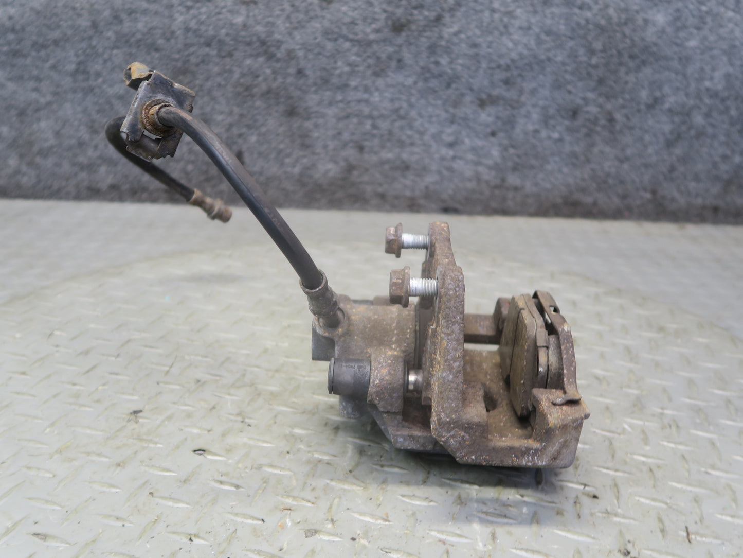 01-06 BMW E46 330i 330ci RWD Set of 2 Rear Left & Right Brake Caliper OEM
