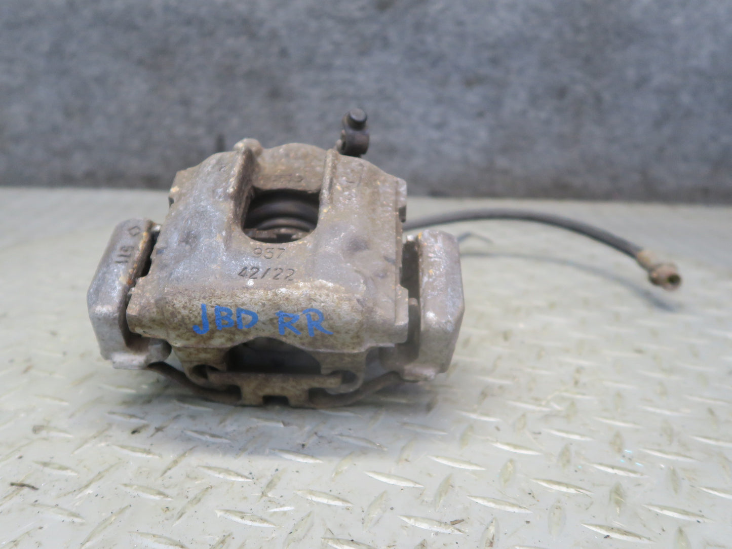 01-06 BMW E46 330i 330ci RWD Set of 2 Rear Left & Right Brake Caliper OEM