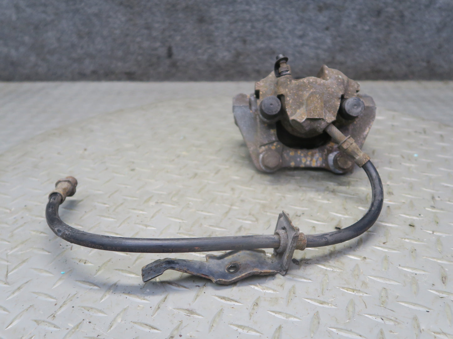 01-06 BMW E46 330i 330ci RWD Set of 2 Rear Left & Right Brake Caliper OEM
