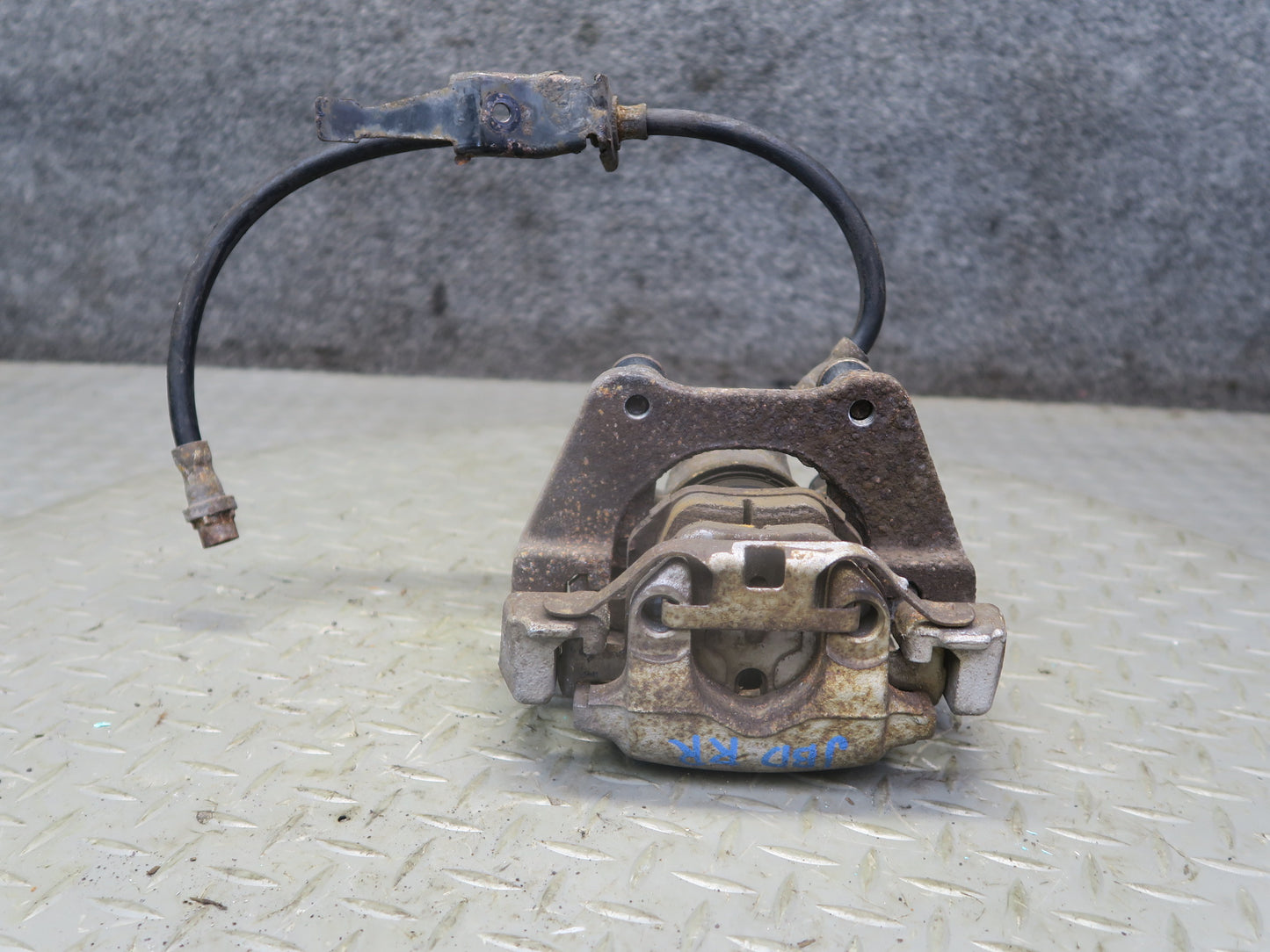 01-06 BMW E46 330i 330ci RWD Set of 2 Rear Left & Right Brake Caliper OEM
