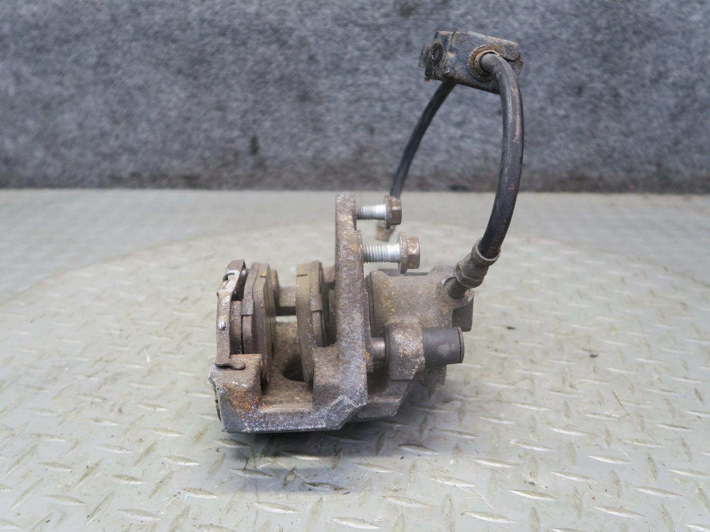 01-06 BMW E46 330i 330ci RWD Set of 2 Rear Left & Right Brake Caliper OEM