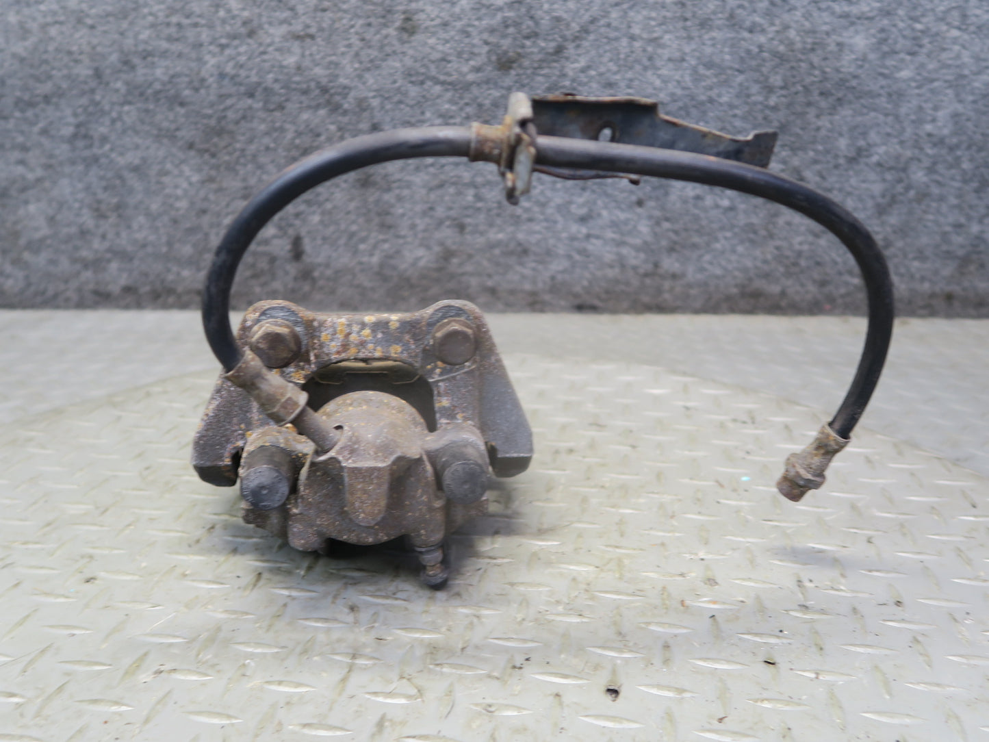 01-06 BMW E46 330i 330ci RWD Set of 2 Rear Left & Right Brake Caliper OEM