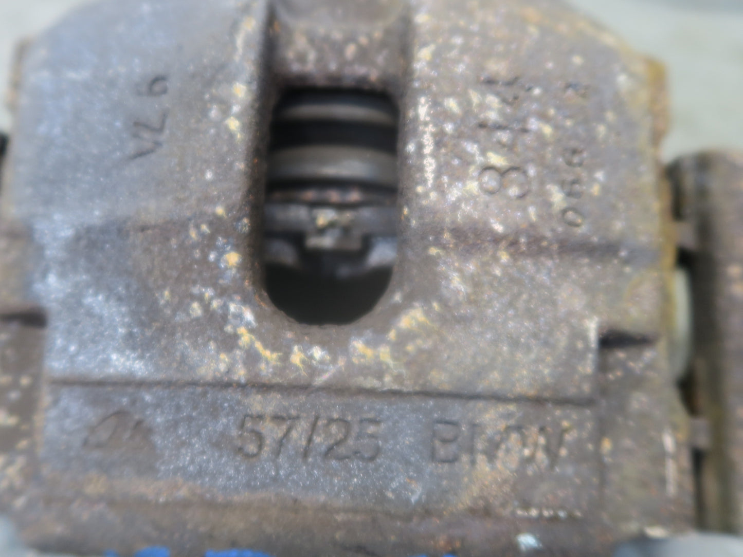 01-06 BMW E46 330i 330ci RWD Set of 2 Front Left & Right Brake Caliper OEM