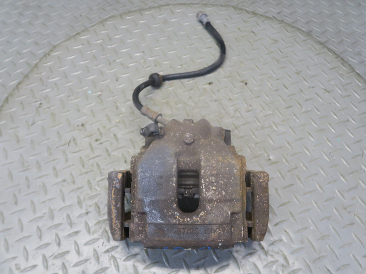 01-06 BMW E46 330i 330ci RWD Set of 2 Front Left & Right Brake Caliper OEM