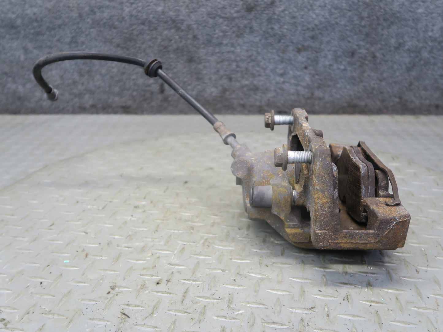 01-06 BMW E46 330i 330ci RWD Set of 2 Front Left & Right Brake Caliper OEM