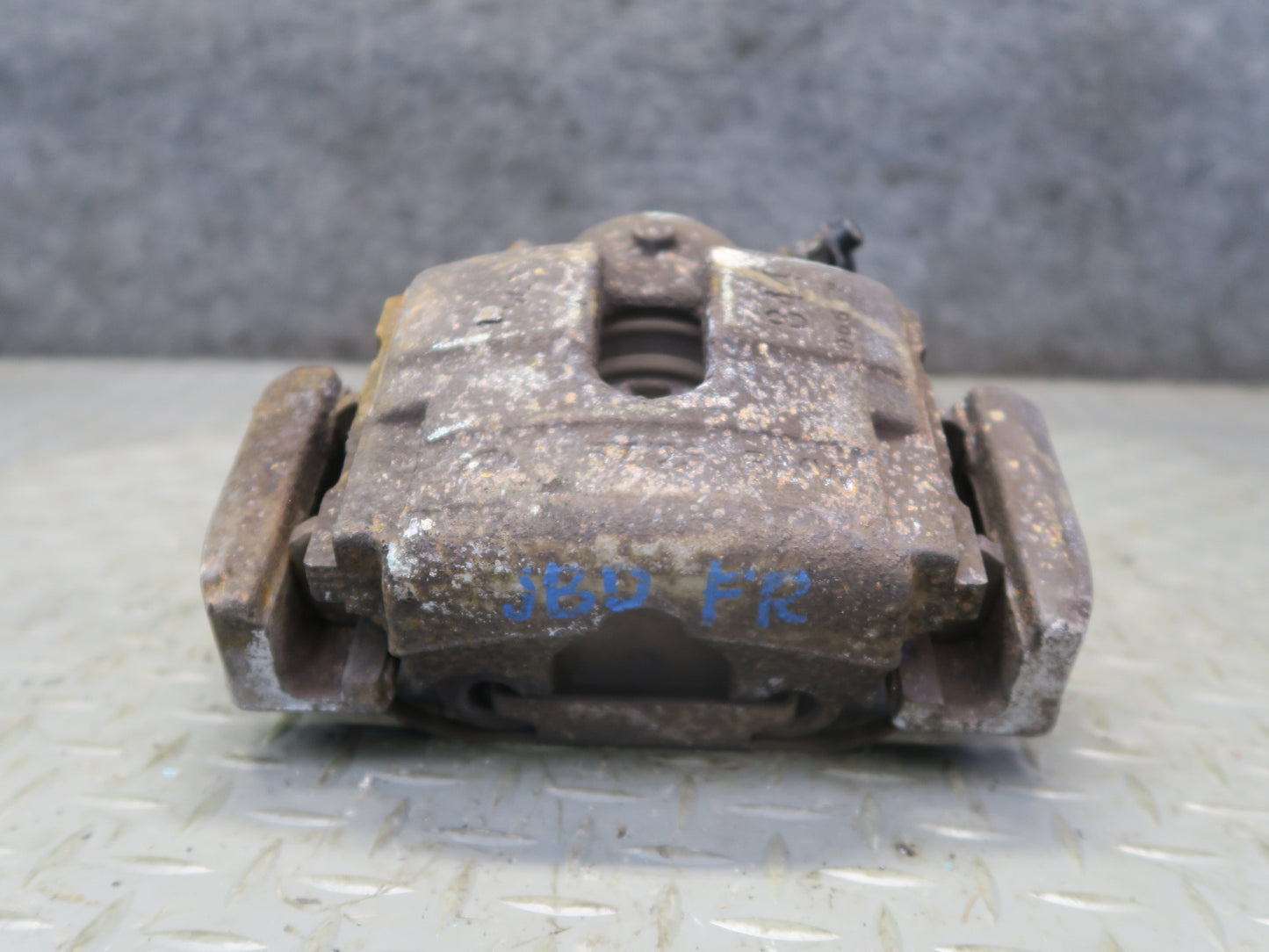 01-06 BMW E46 330i 330ci RWD Set of 2 Front Left & Right Brake Caliper OEM
