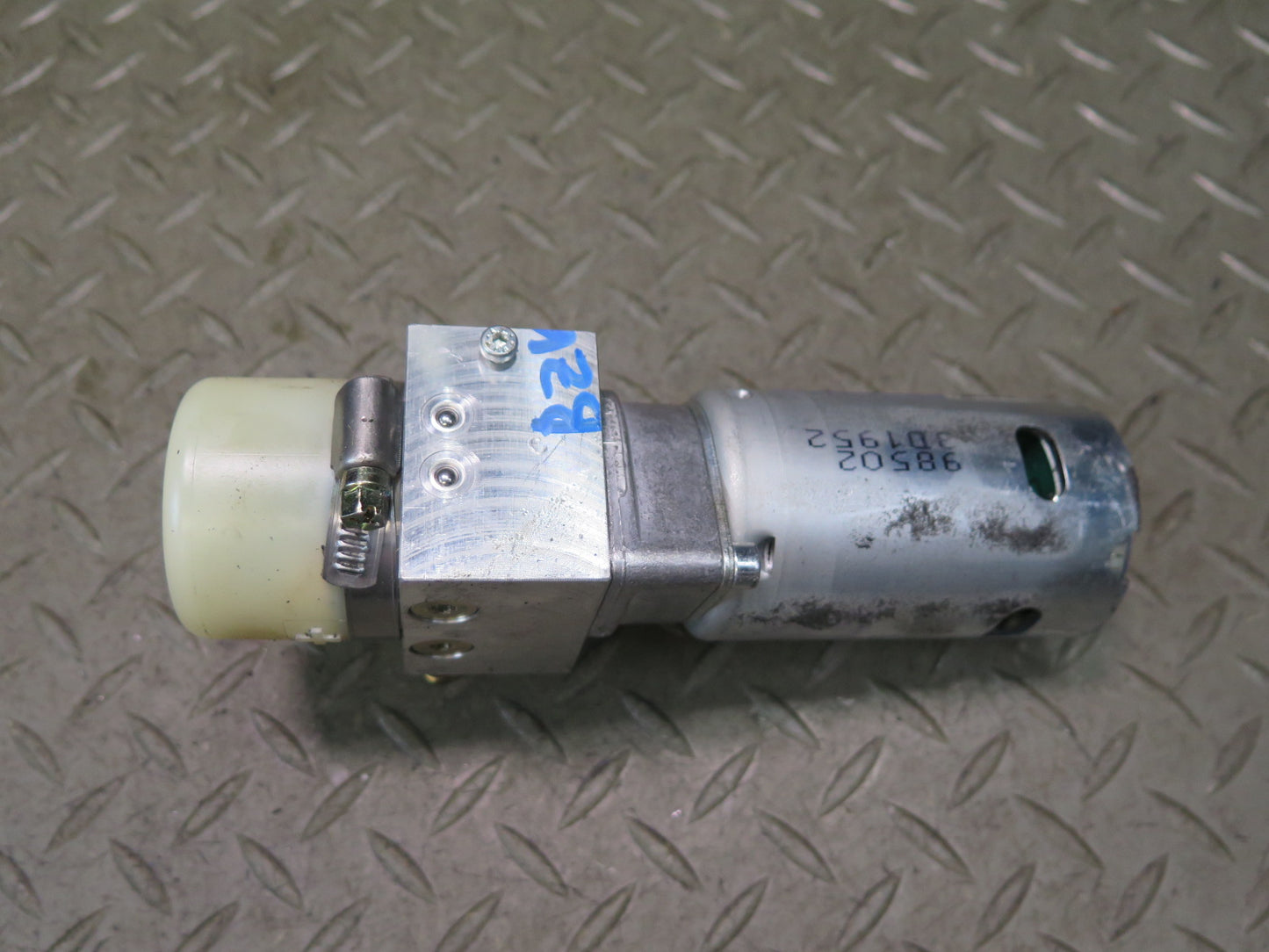 03-08 BMW E85 Z4 Convertible TOP Hydraulic Pump Motor w Housing 66K Miles OEM