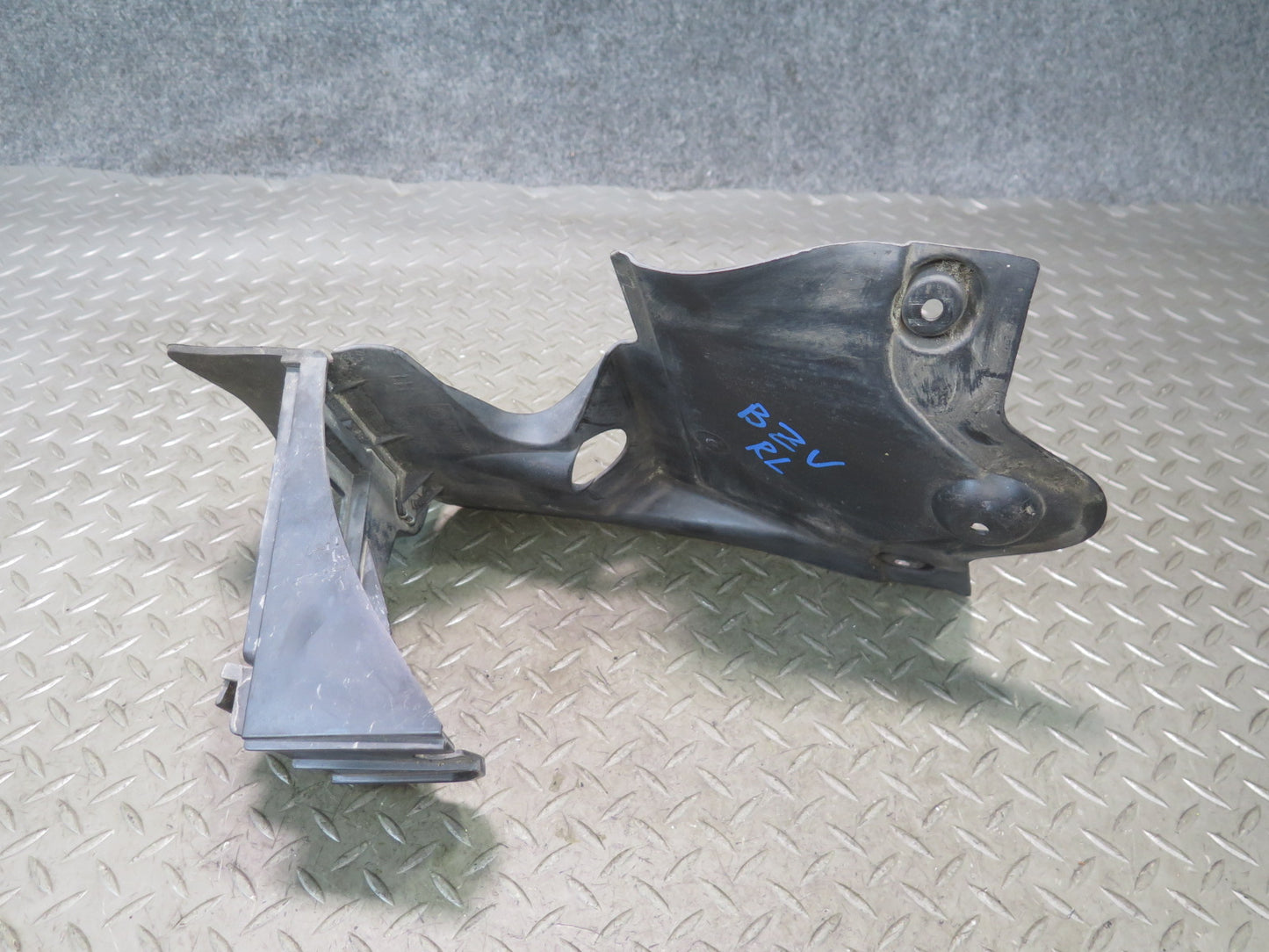 03-08 BMW E85 Z4 Rear Right & Left Wheel Arch Lower Trim Cover Panel Set 66K OEM
