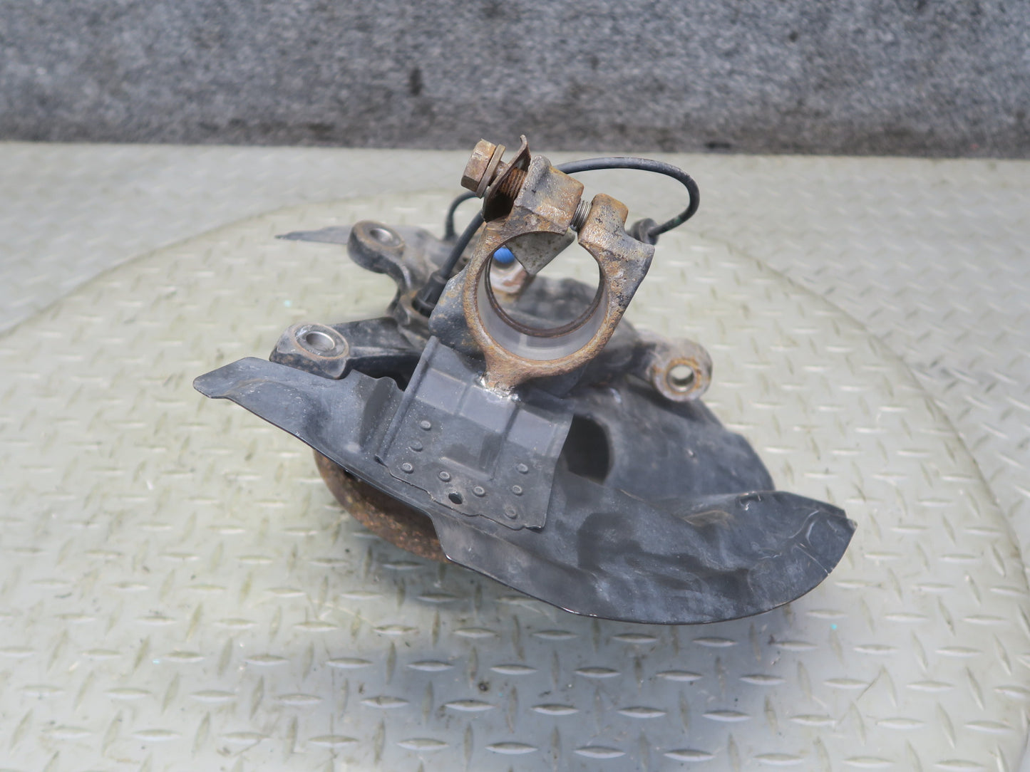 02-06 BMW E46 330i 330ci RWD Front Right Spindle Knuckle Wheel Hub Bearing OEM
