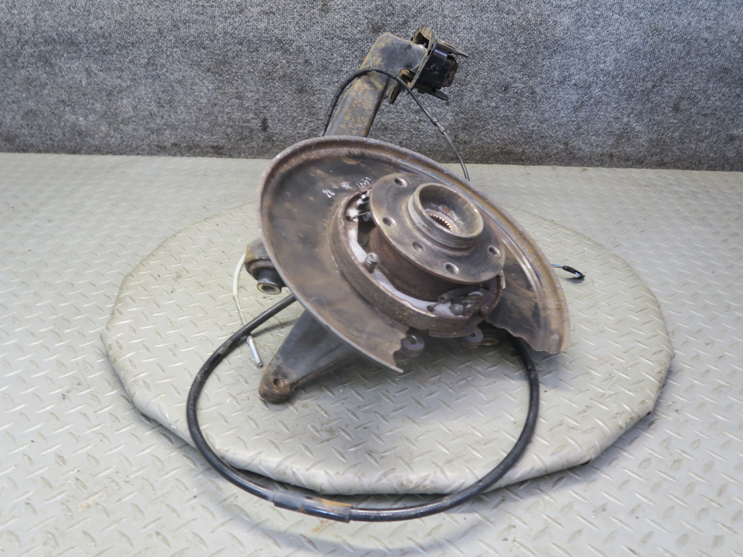 01-06 BMW E46 330i 330Ci RWD Rear Left Knuckle Wheel Hub Trailing Arm OEM
