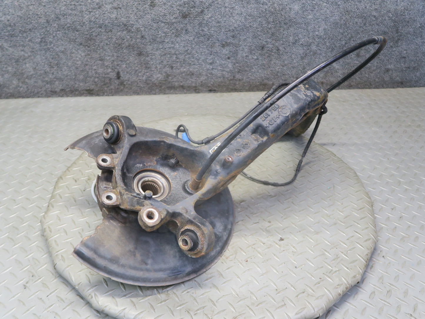 01-06 BMW E46 330i 330Ci RWD Rear Left Knuckle Wheel Hub Trailing Arm OEM