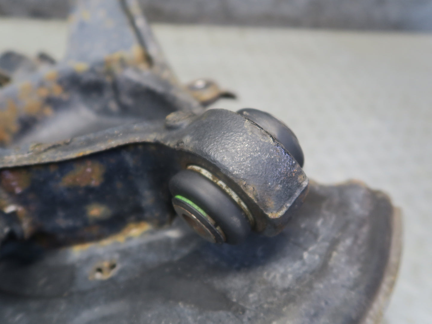 01-06 BMW E46 330i 330Ci RWD Rear Left Knuckle Wheel Hub Trailing Arm OEM