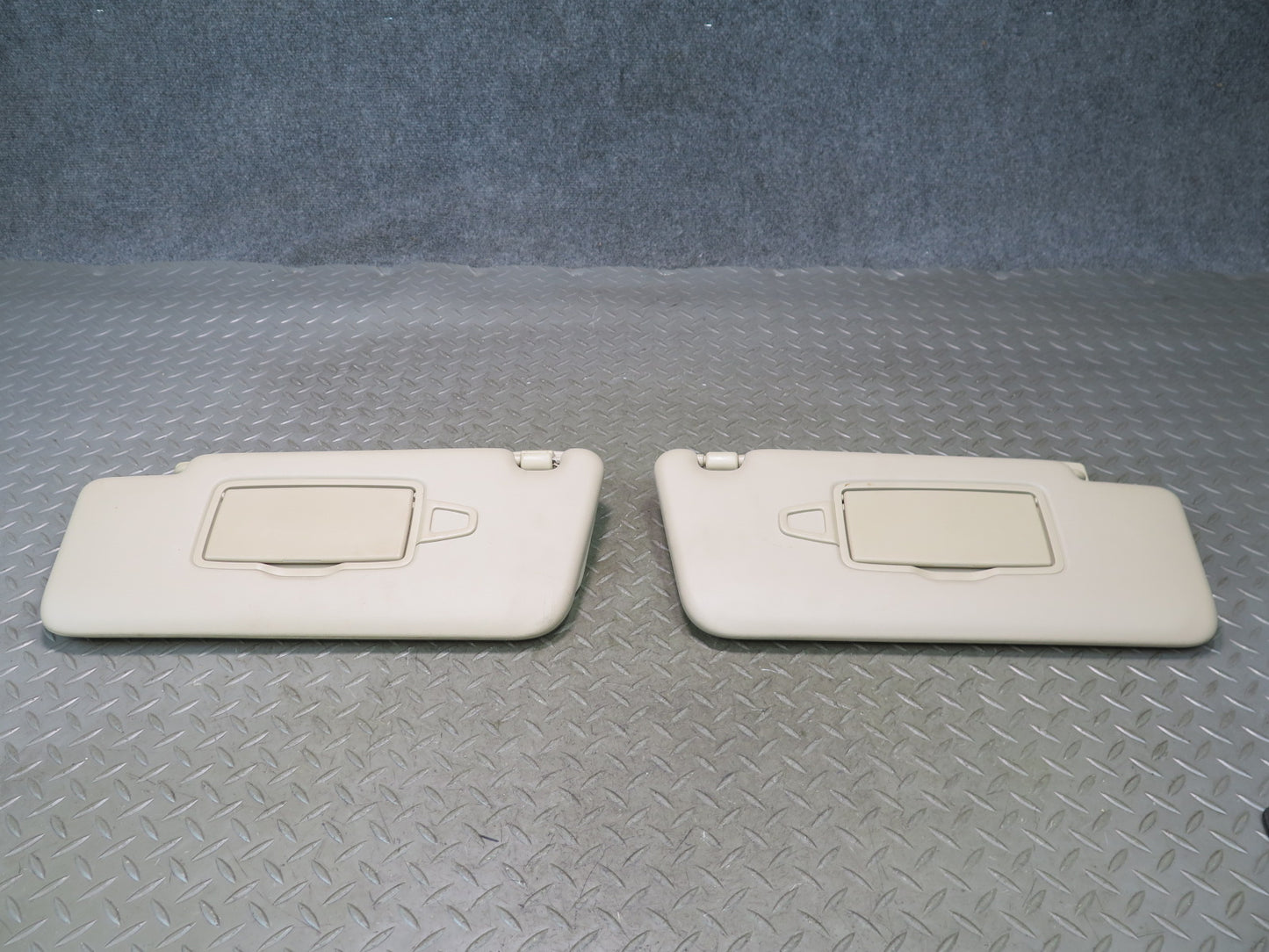 12-15 Mercedes W166 Ml-class Set of 2 Front Left & Right Sun Visor OEM