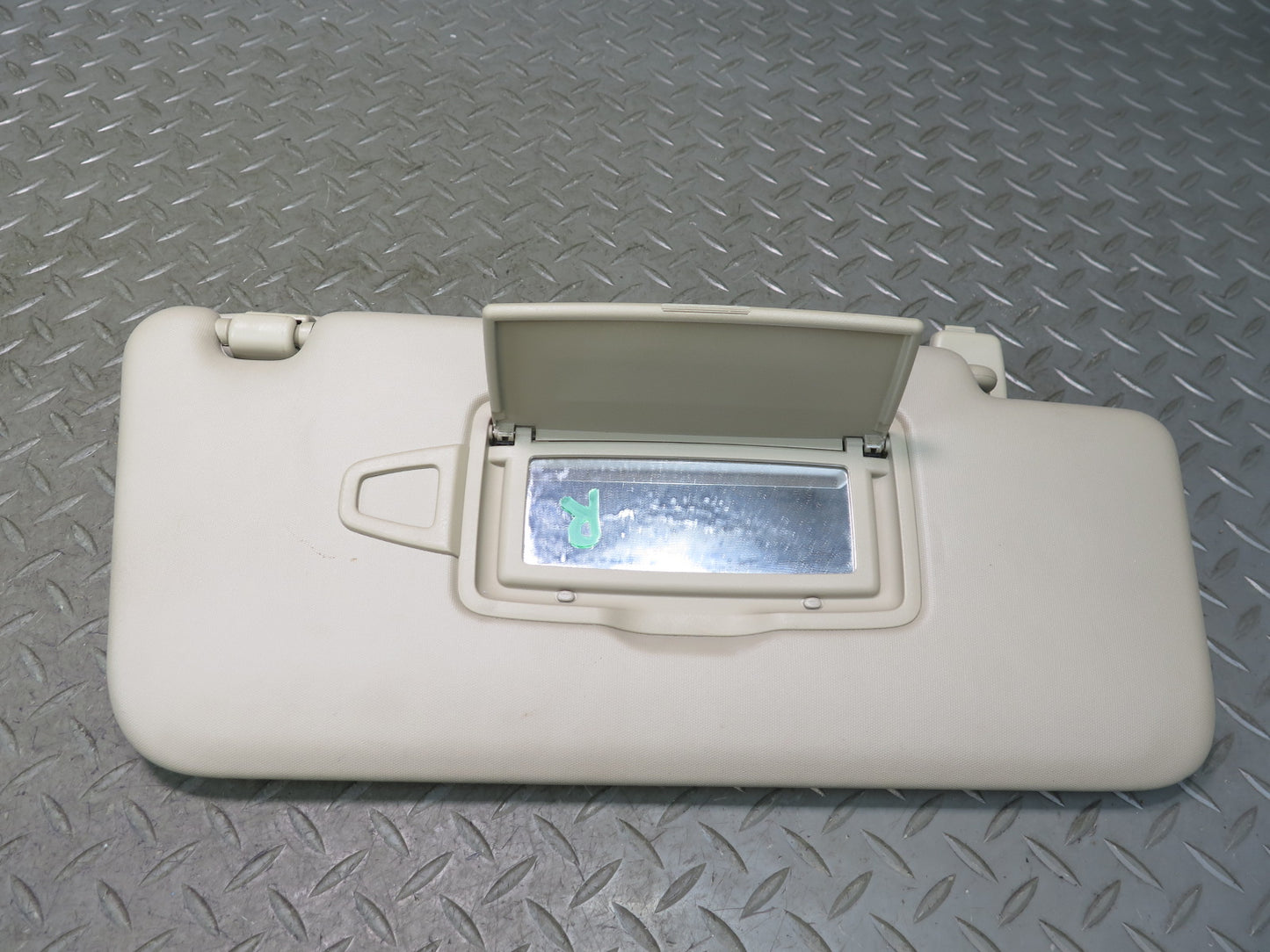 12-15 Mercedes W166 Ml-class Set of 2 Front Left & Right Sun Visor OEM