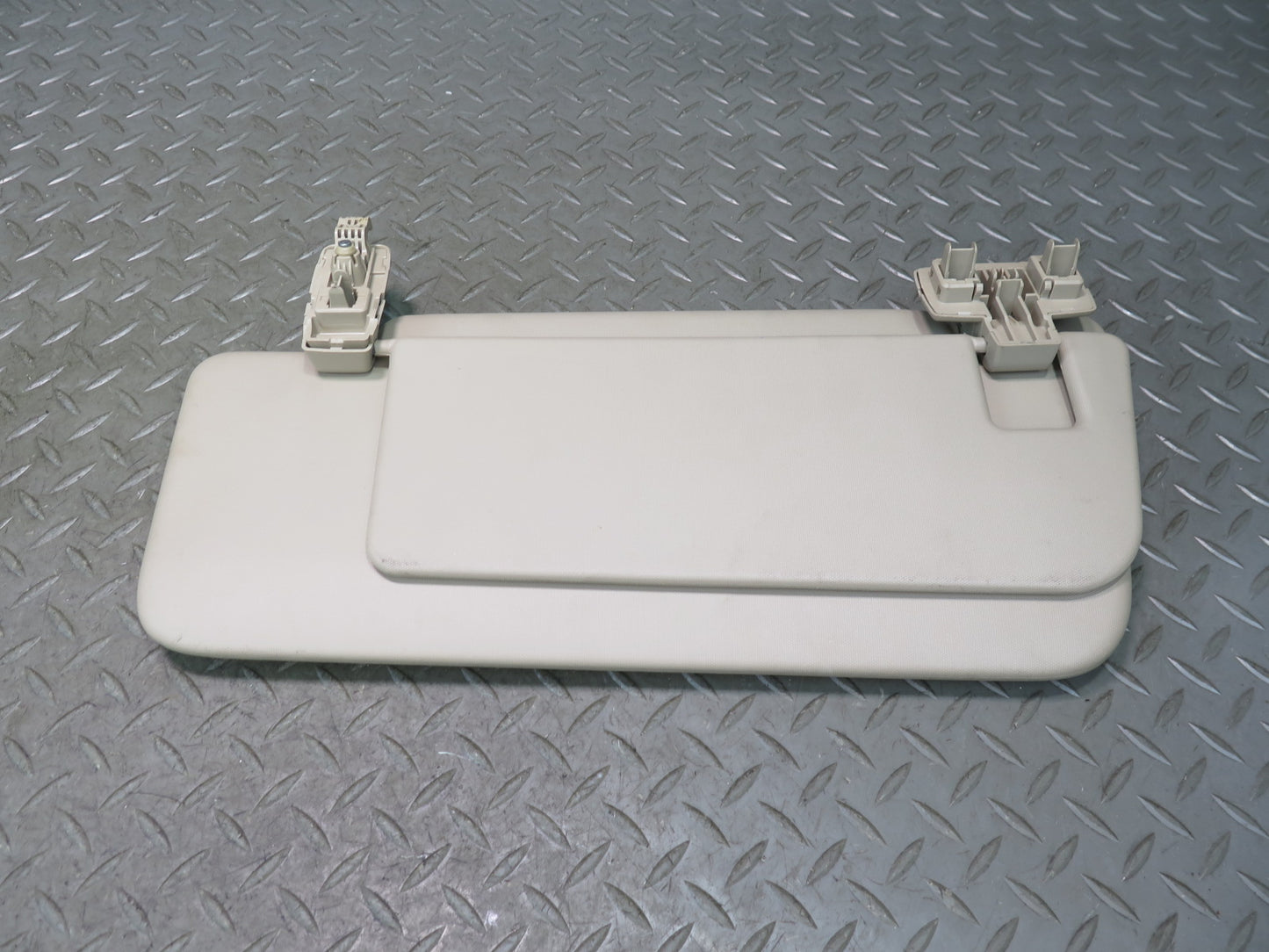 12-15 Mercedes W166 Ml-class Set of 2 Front Left & Right Sun Visor OEM