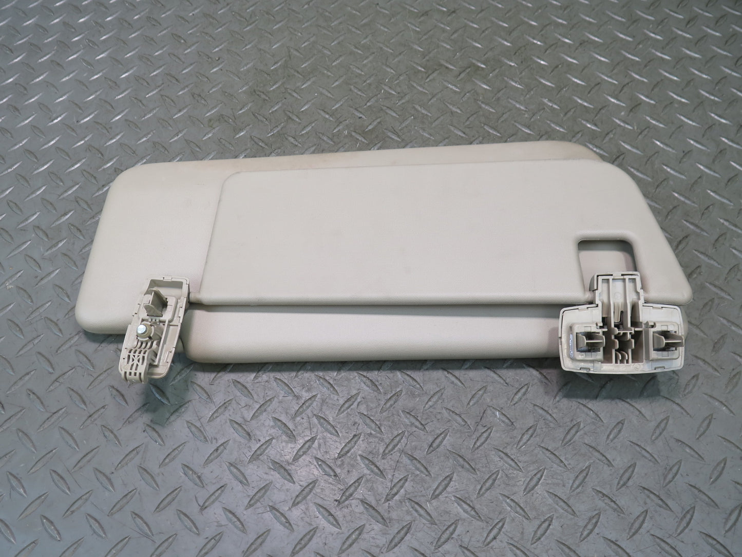 12-15 Mercedes W166 Ml-class Set of 2 Front Left & Right Sun Visor OEM