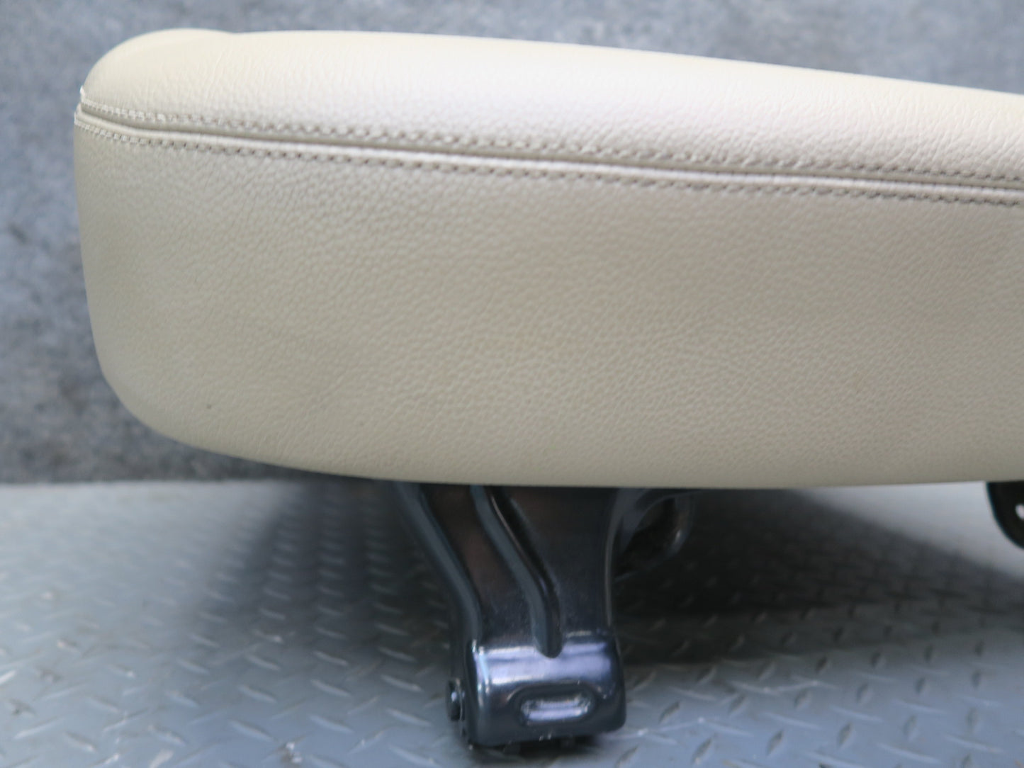 12-15 Mercedes W166 Ml-class Rear Right Seat Lower Cushion OEM