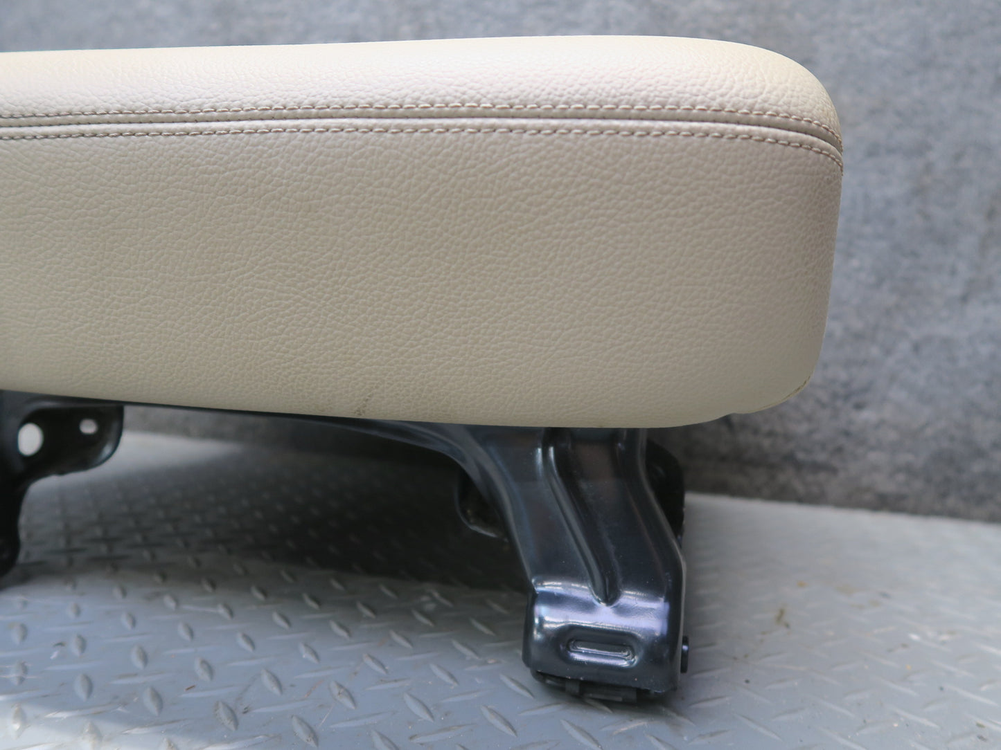 12-15 Mercedes W166 Ml-class Rear Right Seat Lower Cushion OEM