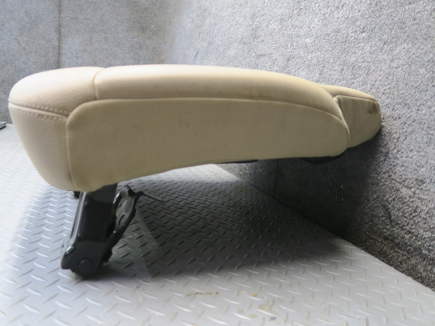 12-15 Mercedes W166 Ml-class Rear Right Seat Lower Cushion OEM