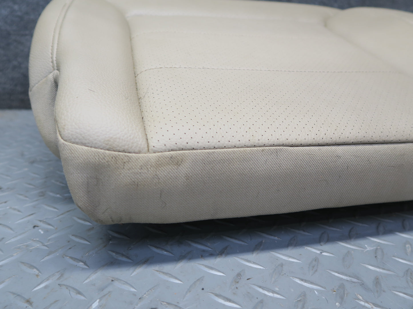 12-15 Mercedes W166 Ml-class Rear Right Seat Lower Cushion OEM