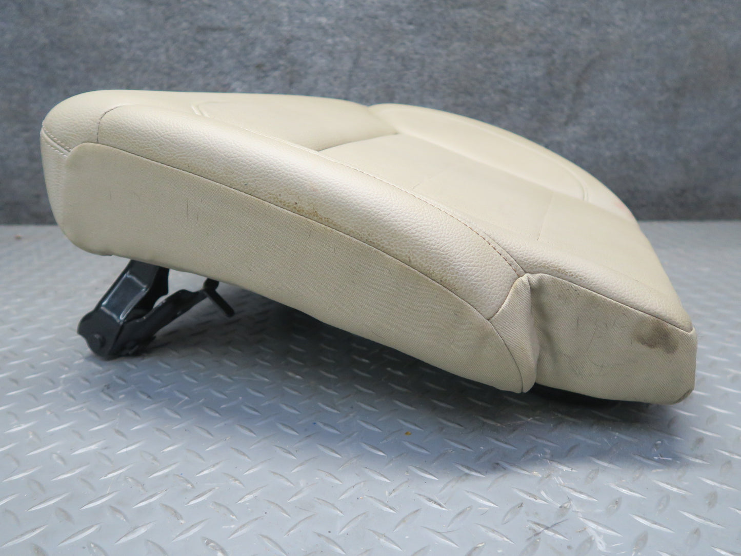 12-15 Mercedes W166 Ml-class Rear Right Seat Lower Cushion OEM