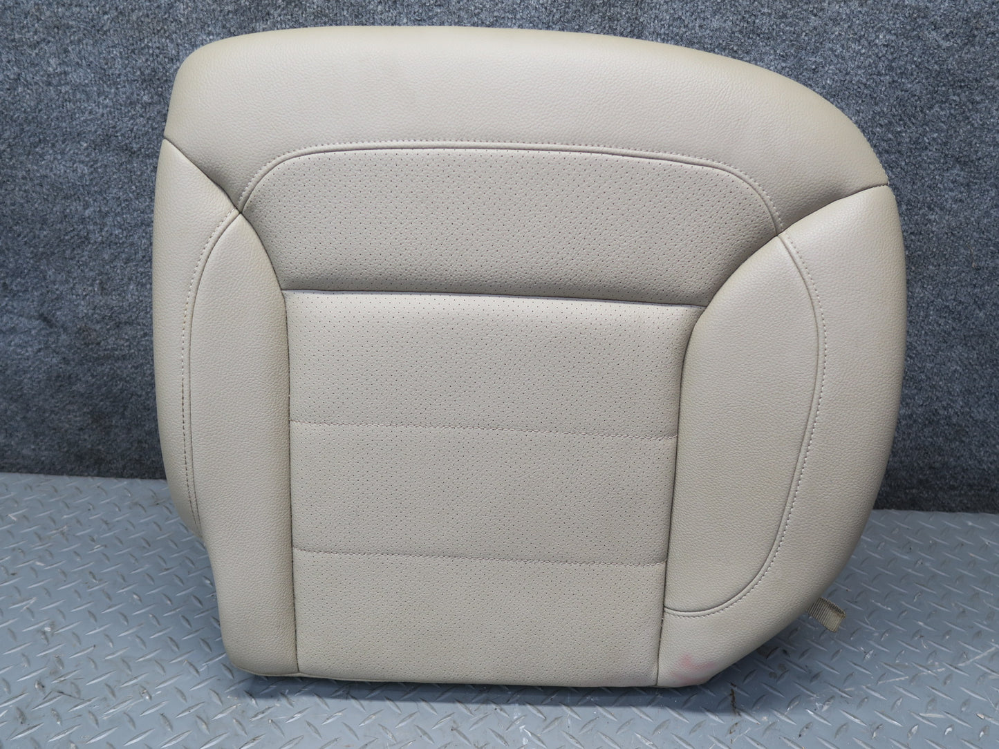 12-15 Mercedes W166 Ml-class Rear Right Seat Lower Cushion OEM