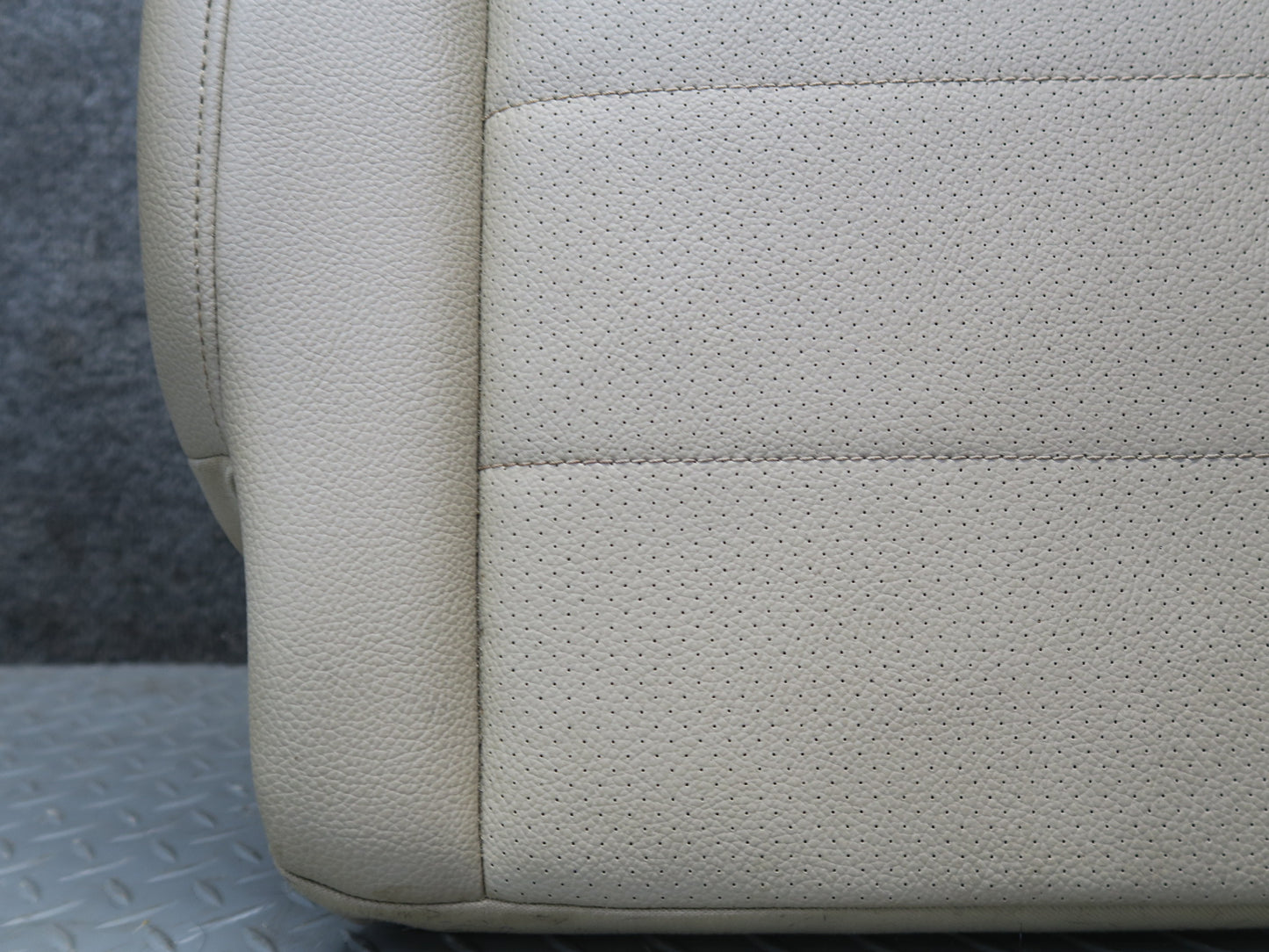 12-15 Mercedes W166 Ml-class Rear Right Seat Lower Cushion OEM