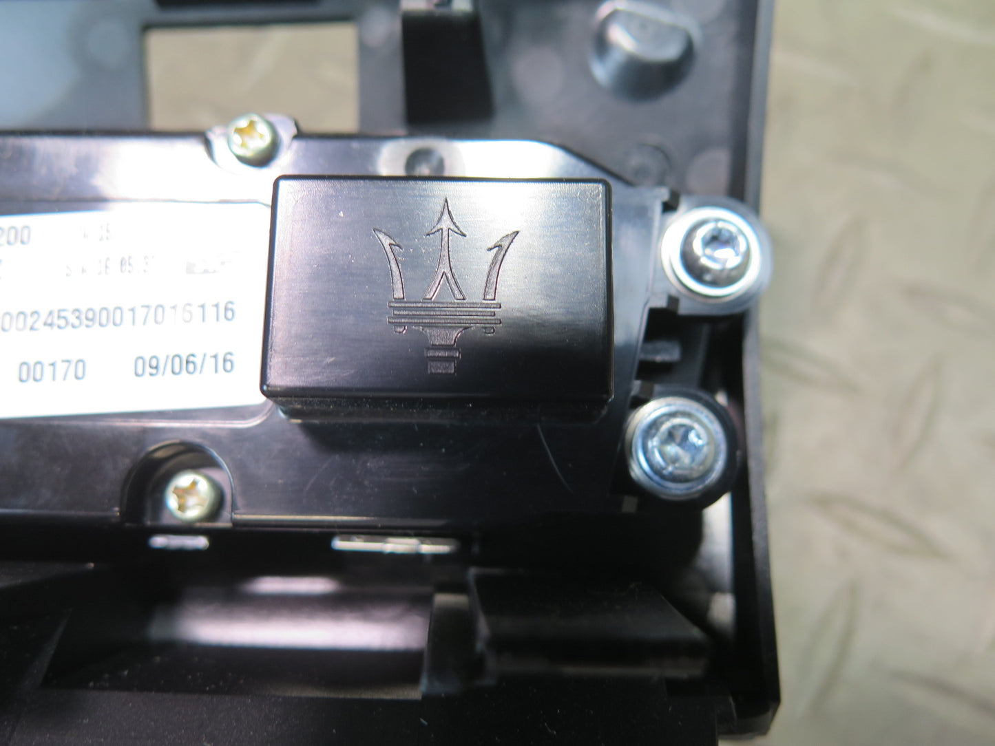 17-20 Maserati Levante M161 A/C Heater Air Vent Climate Control Switch Panel