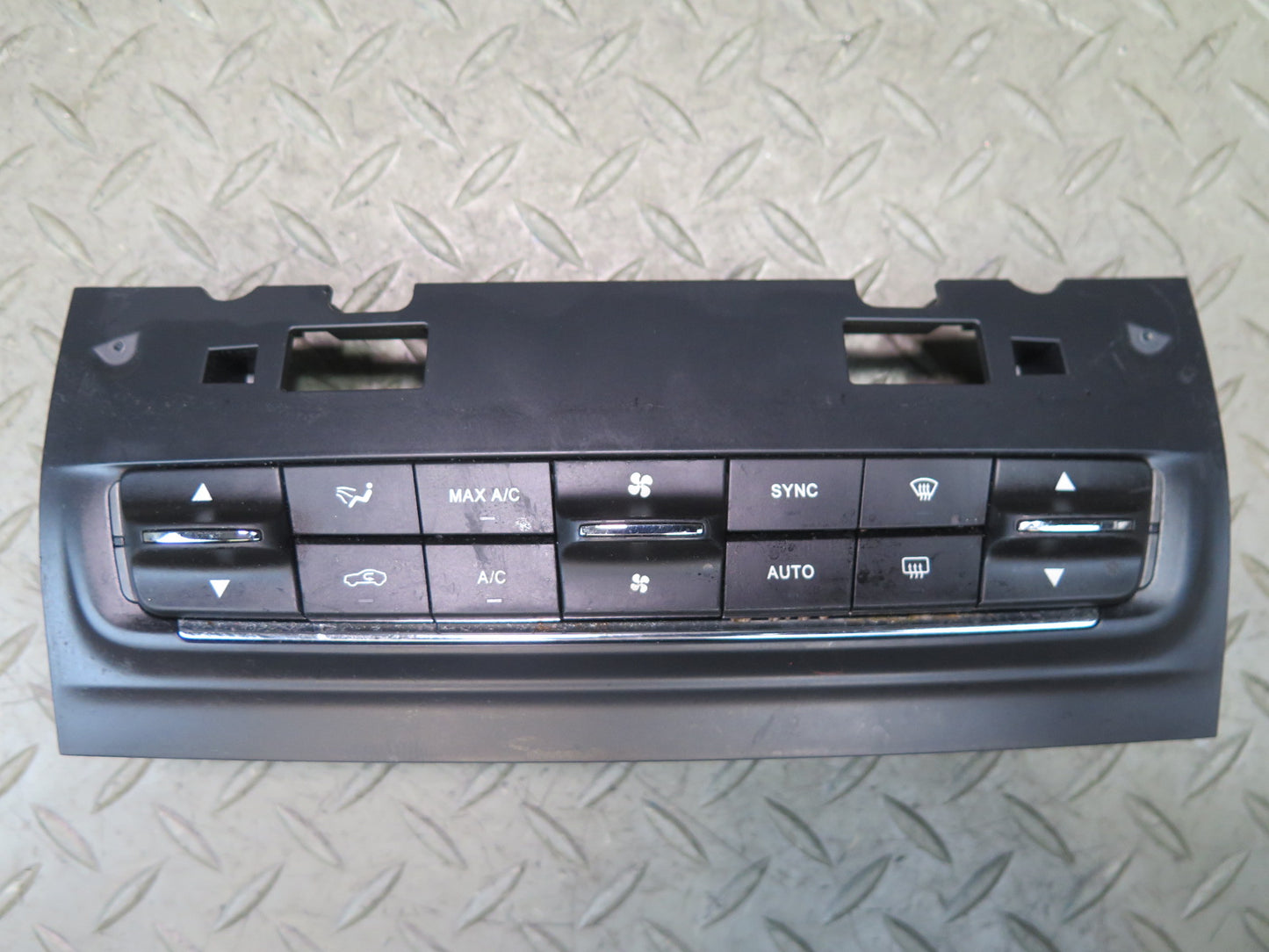 17-20 Maserati Levante M161 A/C Heater Air Vent Climate Control Switch Panel