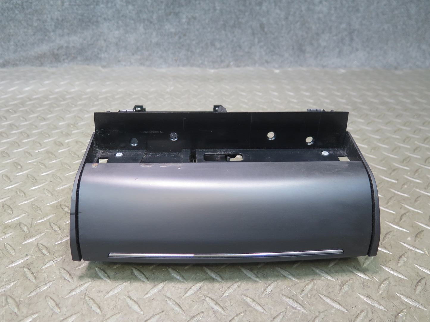 2014-2020 Maserati Ghibli M157 Center Dash AUX USB Storage Compartment Tray