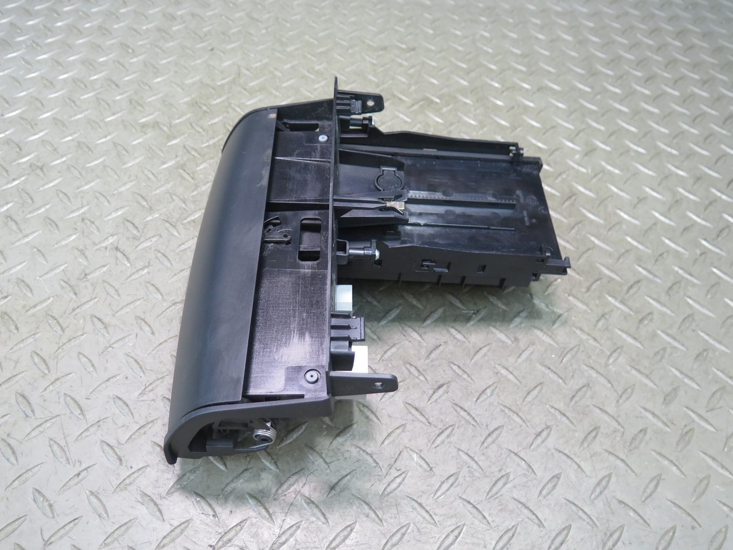 2014-2020 Maserati Ghibli M157 Center Dash AUX USB Storage Compartment Tray