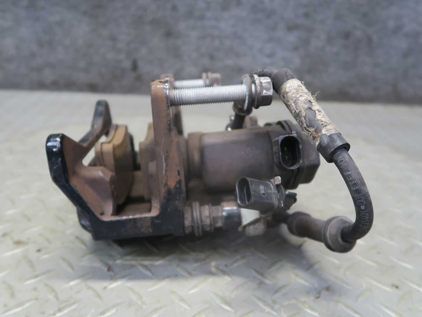 13-15 Audi RS5 8F7 AWD Rear Left & Right Brake Caliper Set 45K Miles OEM