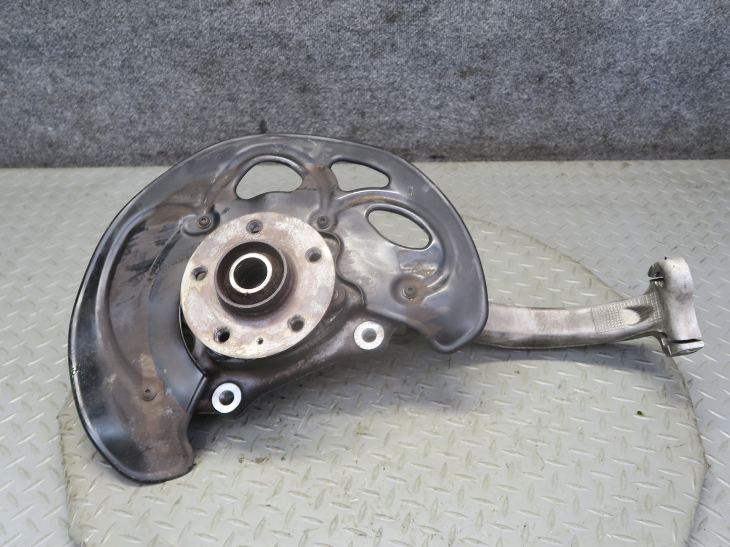 13-15 Audi RS5 8F7 AWD Front Left Spindle Knuckle Wheel Hub 45K Miles OEM