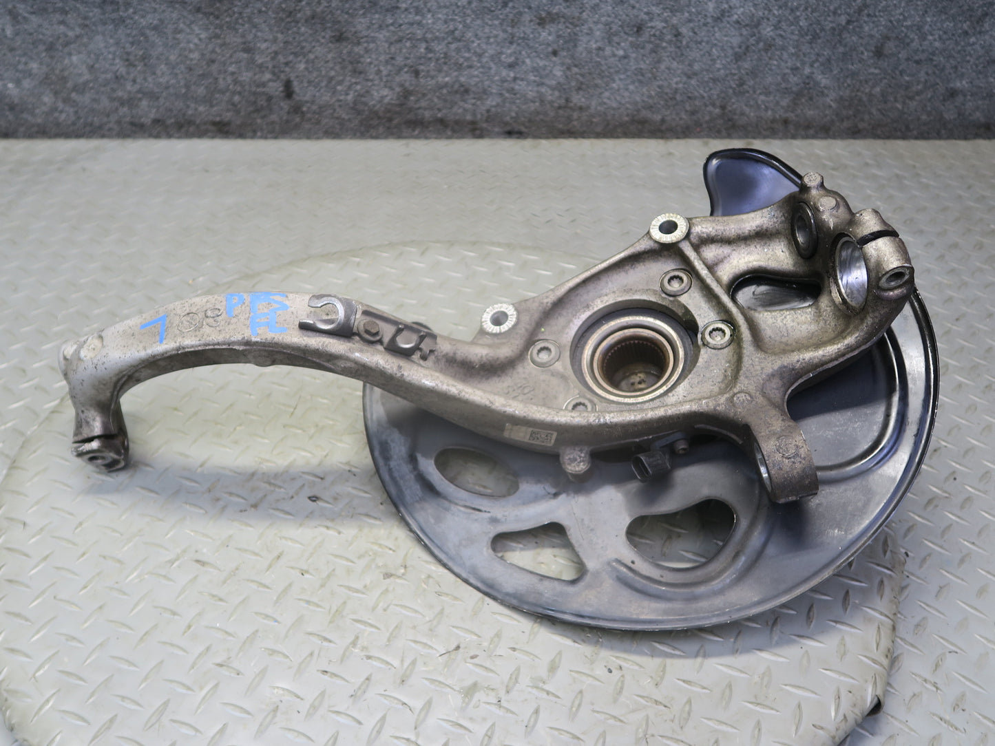 13-15 Audi RS5 8F7 AWD Front Right Spindle Knuckle Wheel Hub 45K Miles OEM