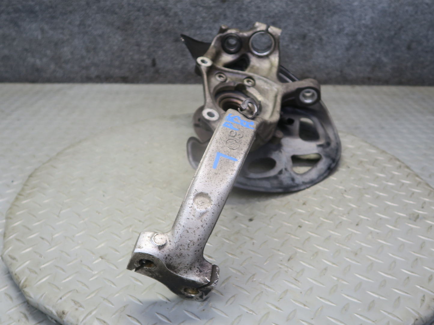 13-15 Audi RS5 8F7 AWD Front Right Spindle Knuckle Wheel Hub 45K Miles OEM