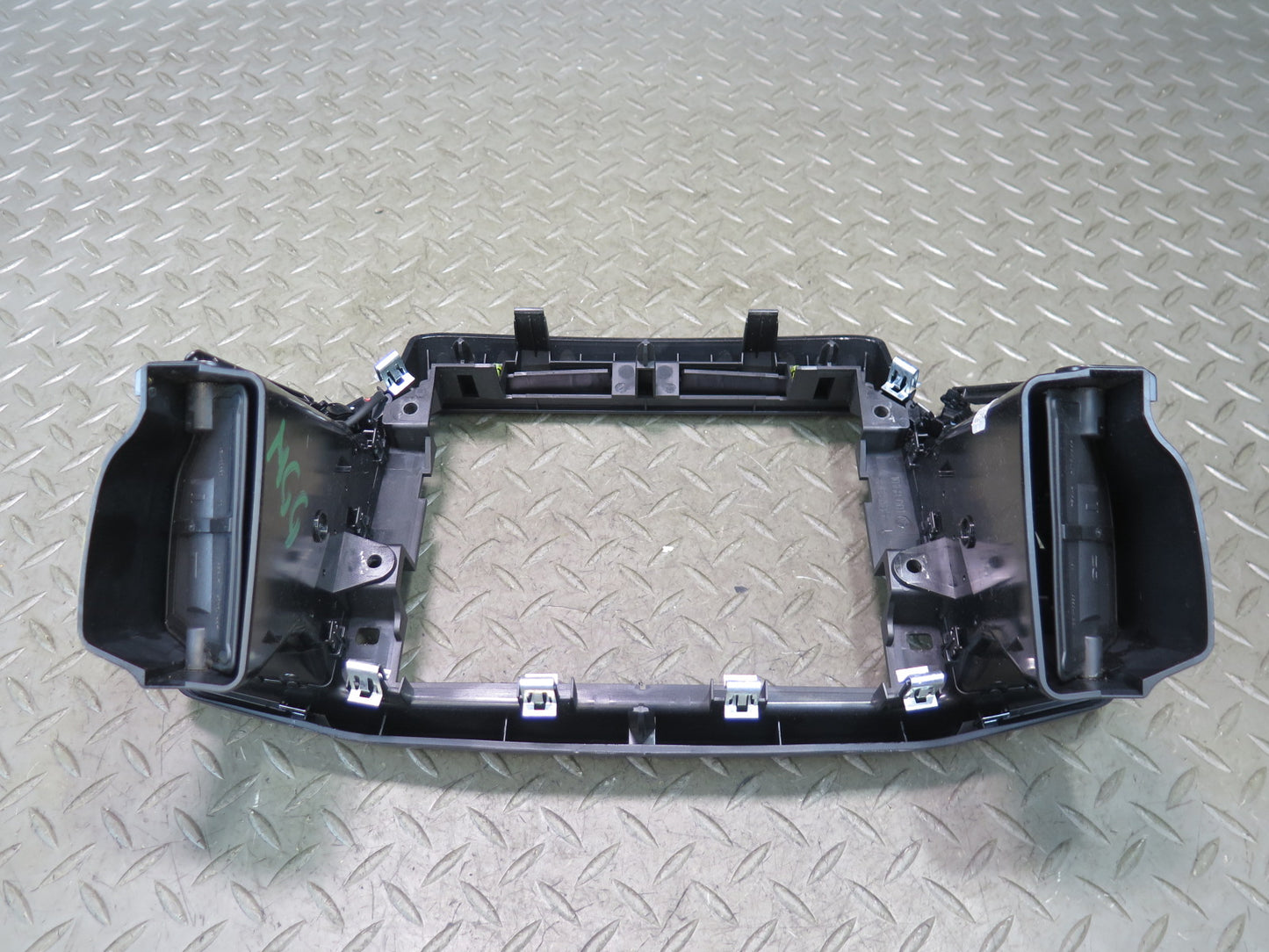 14-20 Maserati Ghibli M157 Center Dash Display Bezel Frame Air Vent Grille Trim