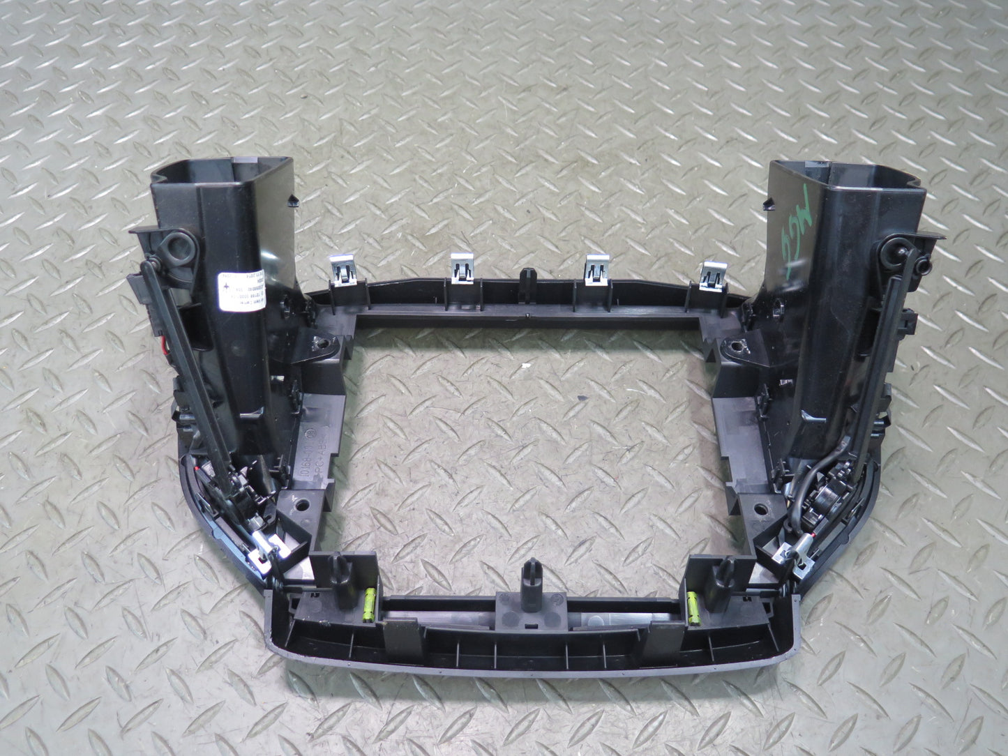 14-20 Maserati Ghibli M157 Center Dash Display Bezel Frame Air Vent Grille Trim
