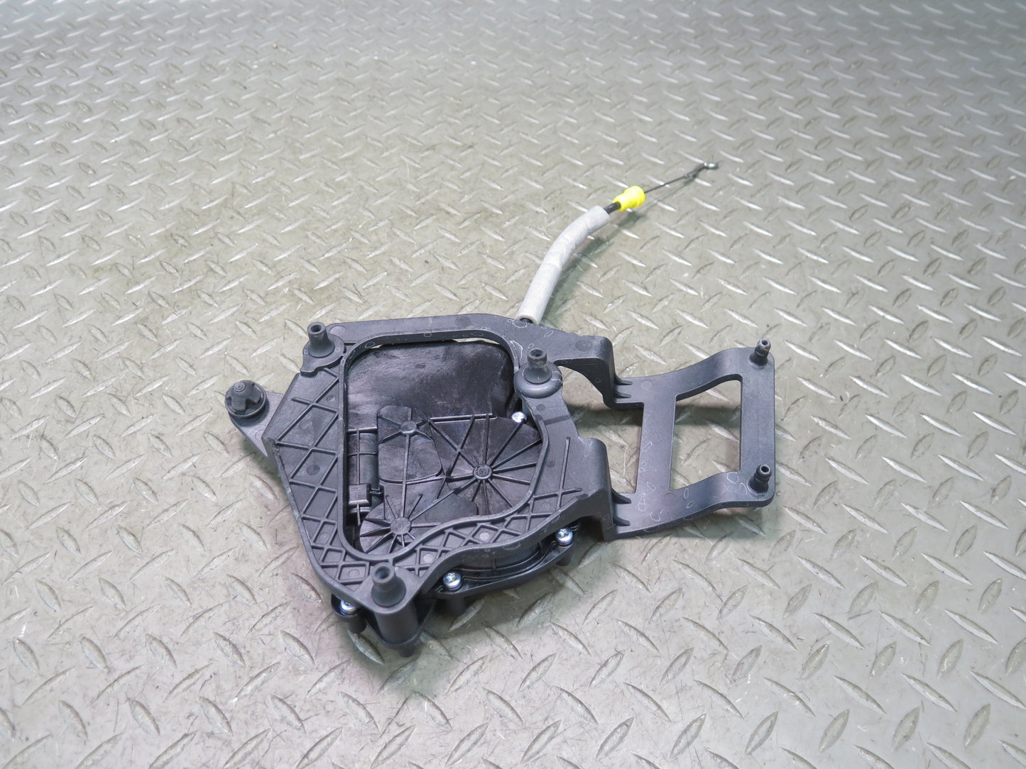 2014-2017 Maserati Ghibli M157 Rear Trunk Lock Latch Motor Actuator 670037458