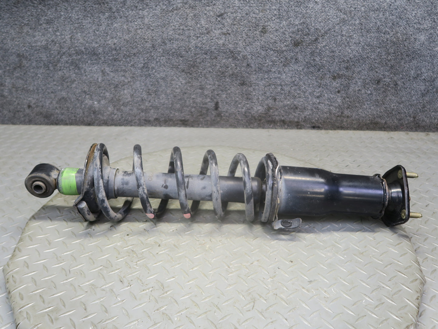 02-04 Lexus Z40 SC430 Set of 2 Rear Left & Right Strut Shock Absorber 122K OEM