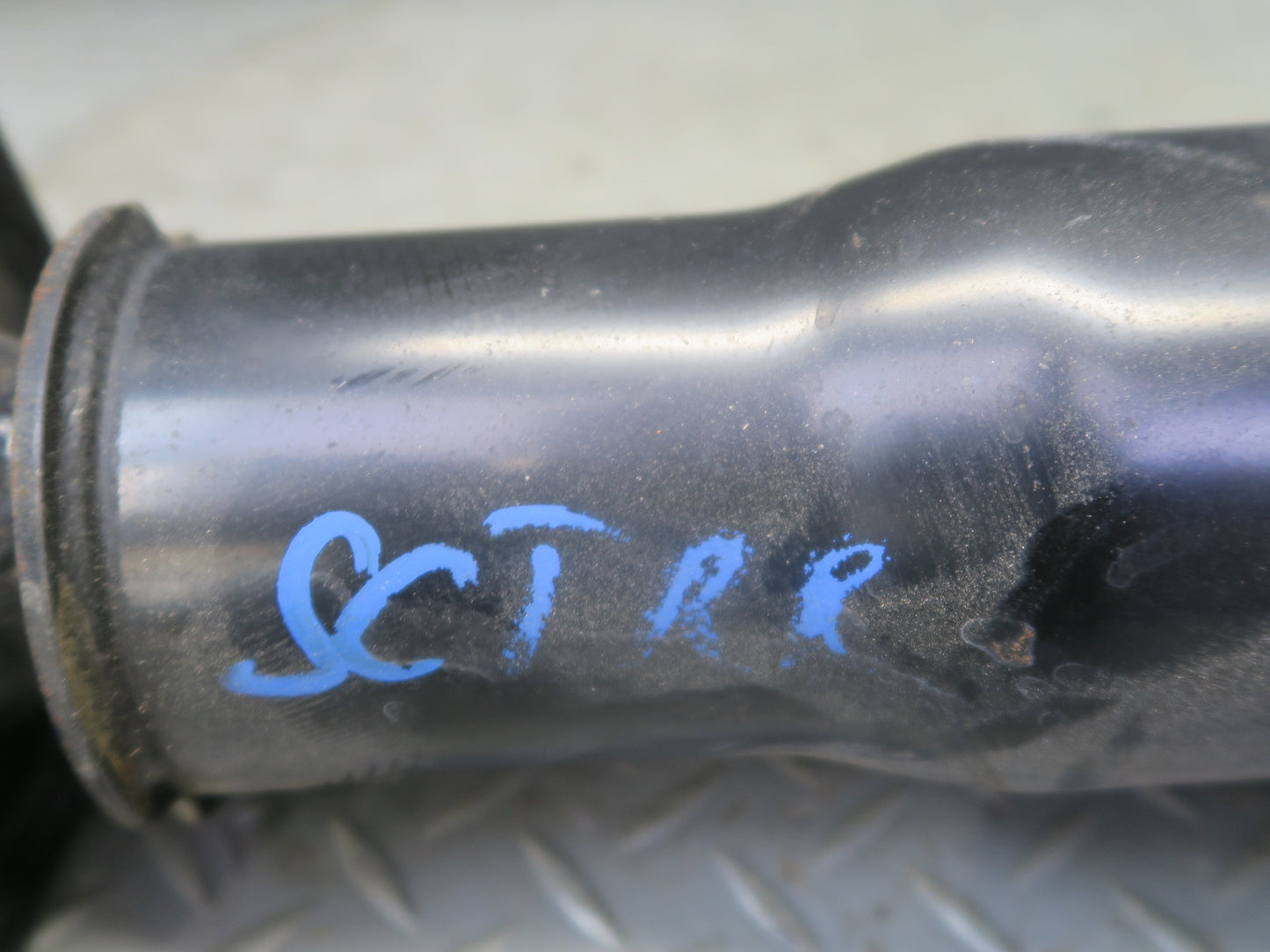 02-04 Lexus Z40 SC430 Set of 2 Rear Left & Right Strut Shock Absorber 122K OEM