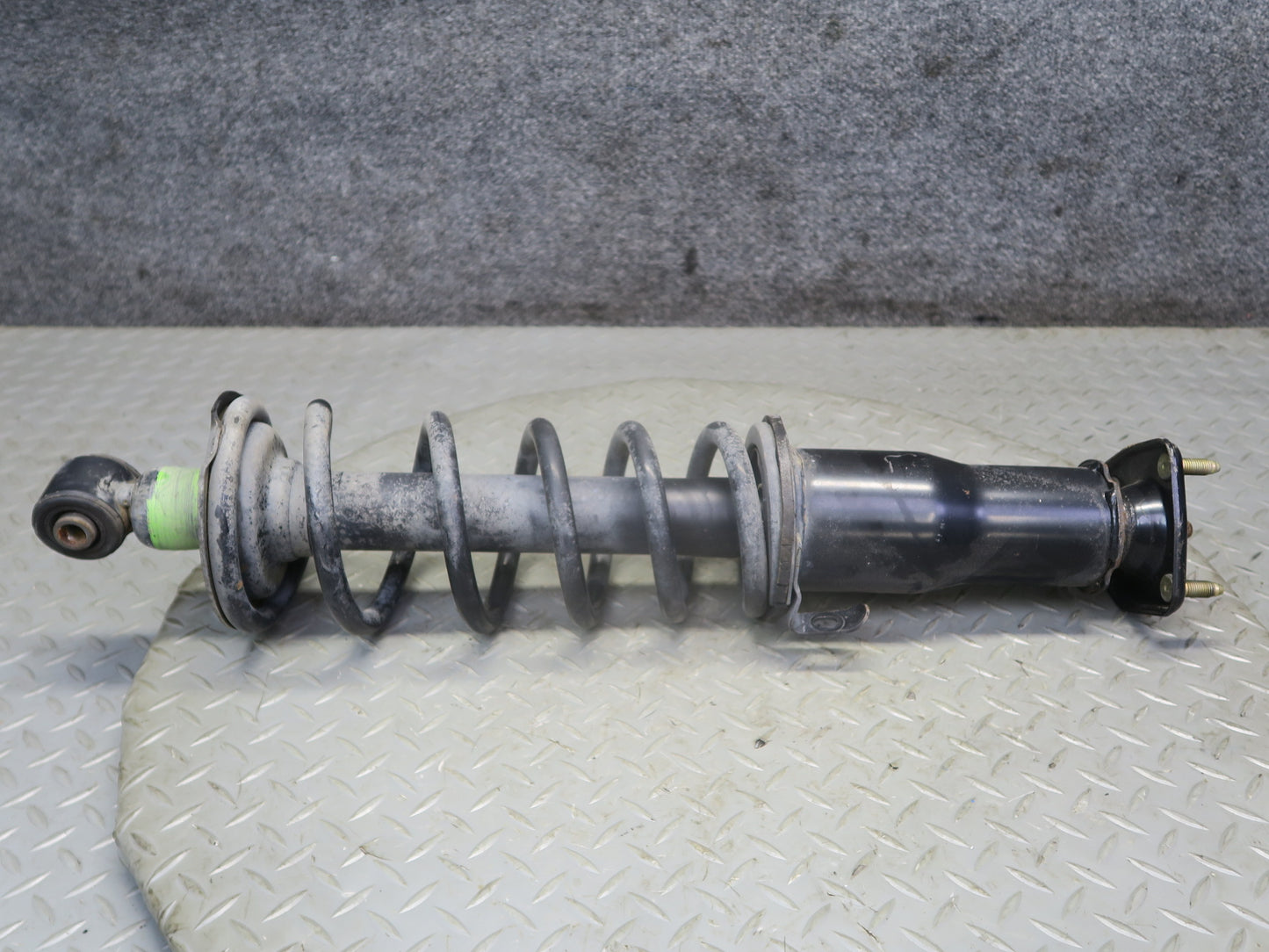 02-04 Lexus Z40 SC430 Set of 2 Rear Left & Right Strut Shock Absorber 122K OEM