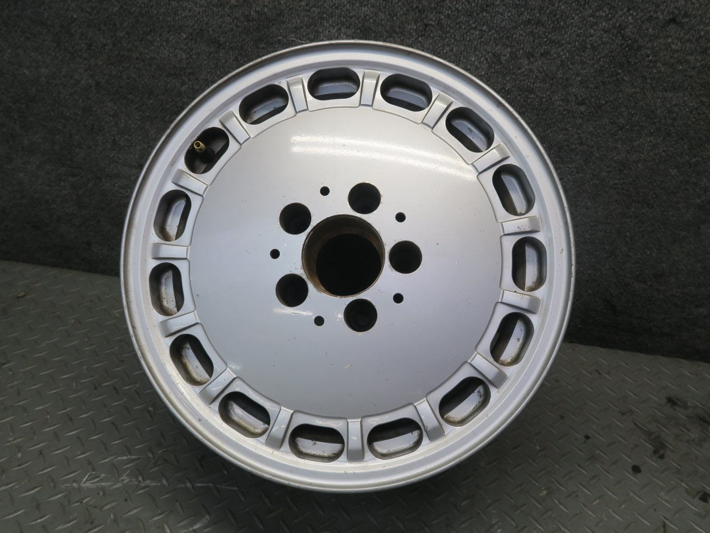 86-91 Mercedes W126 Set of 4 Factory 15" R15 Alloy Wheel Rim 15x6.5J ET21.5 OEM