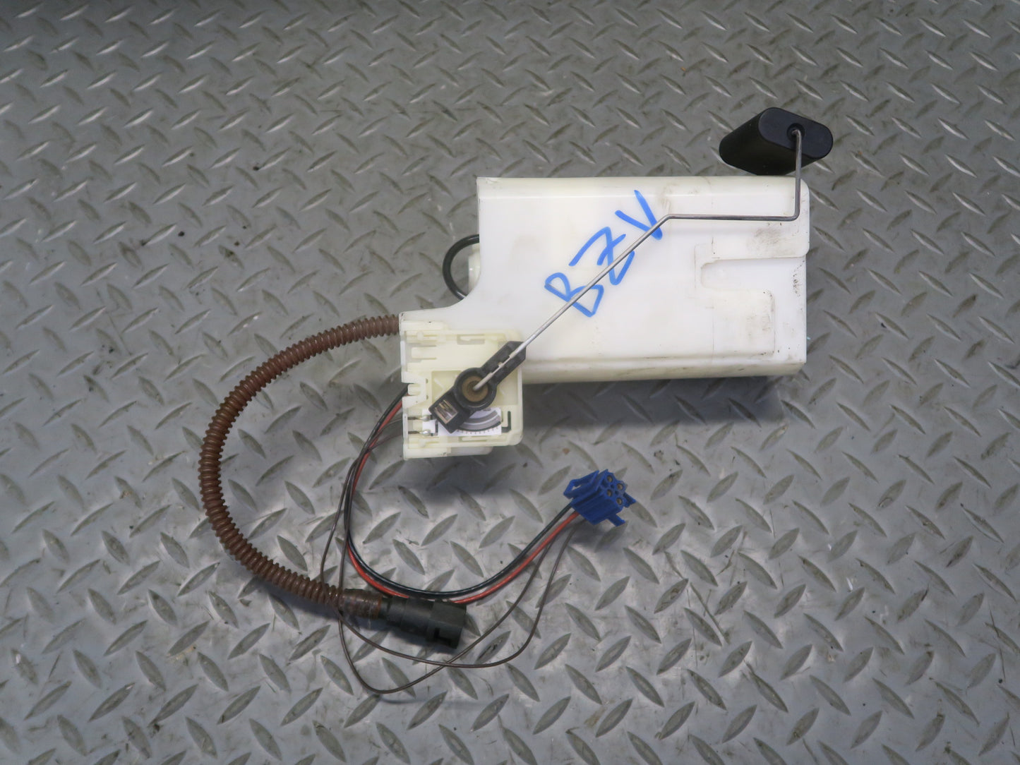 04-05 BMW E85 Z4 M54 Fuel Pump Level Sensor Sending Unit Set 66K Miles OEM