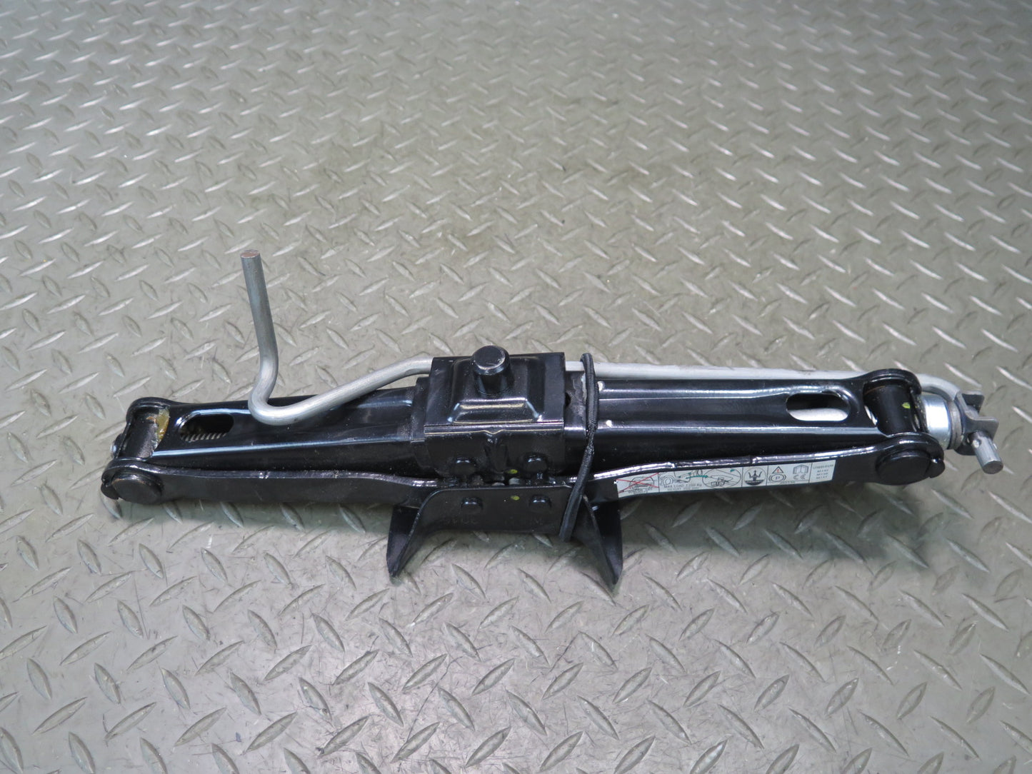 2014-2020 Maserati Ghibli M157 Rear Emergency Spare Tire Jack Tool