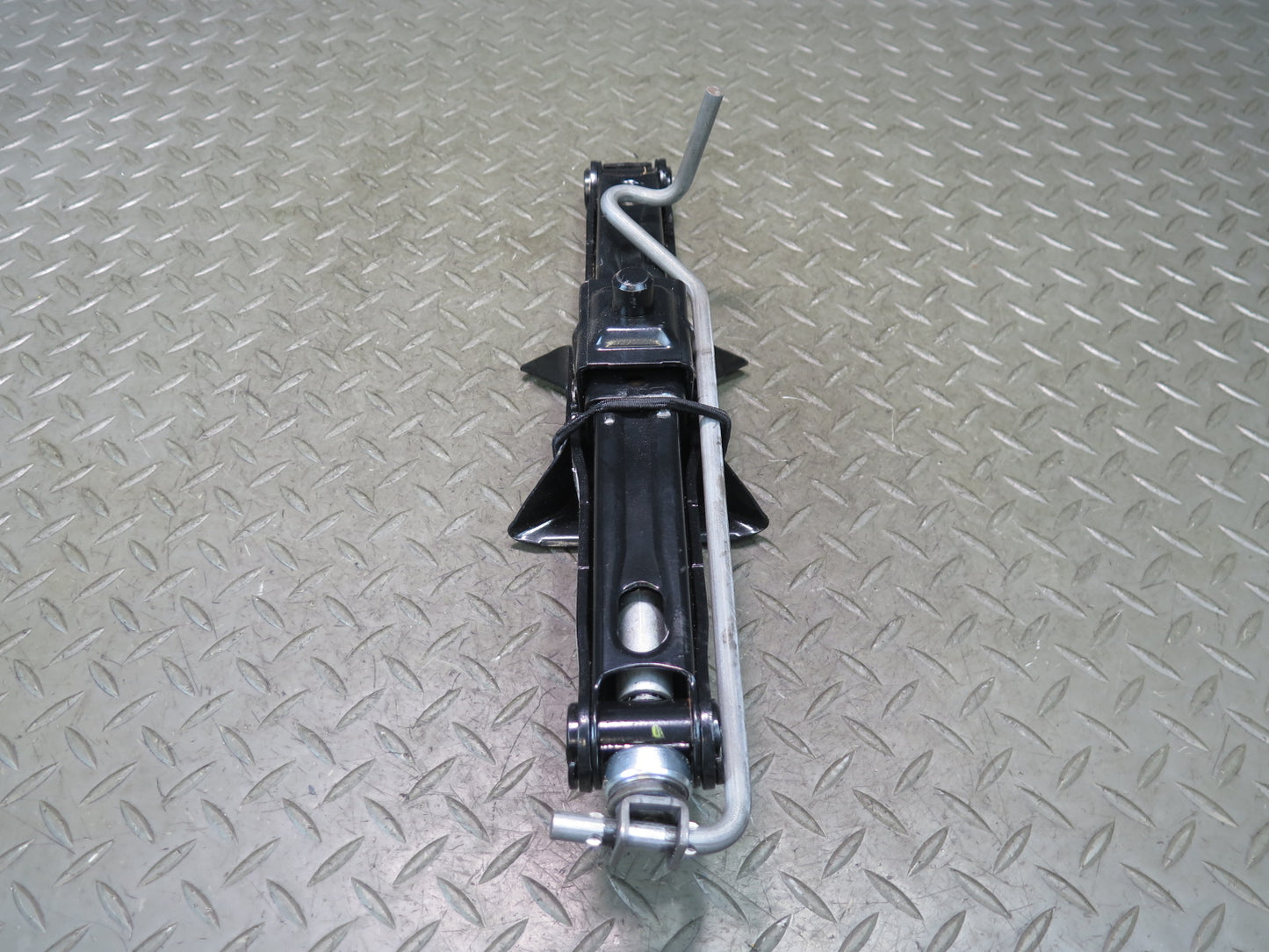 2014-2020 Maserati Ghibli M157 Rear Emergency Spare Tire Jack Tool