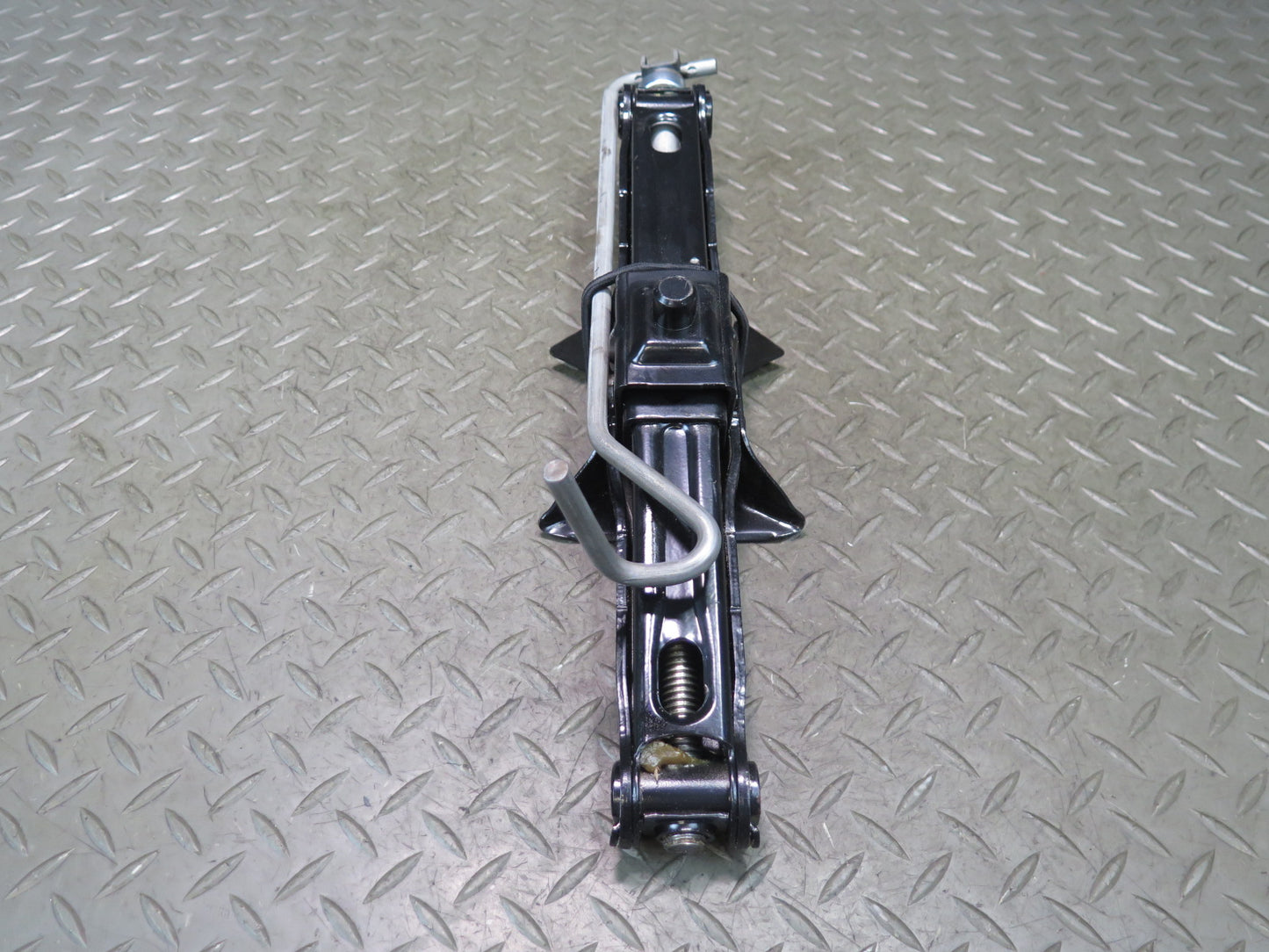 2014-2020 Maserati Ghibli M157 Rear Emergency Spare Tire Jack Tool